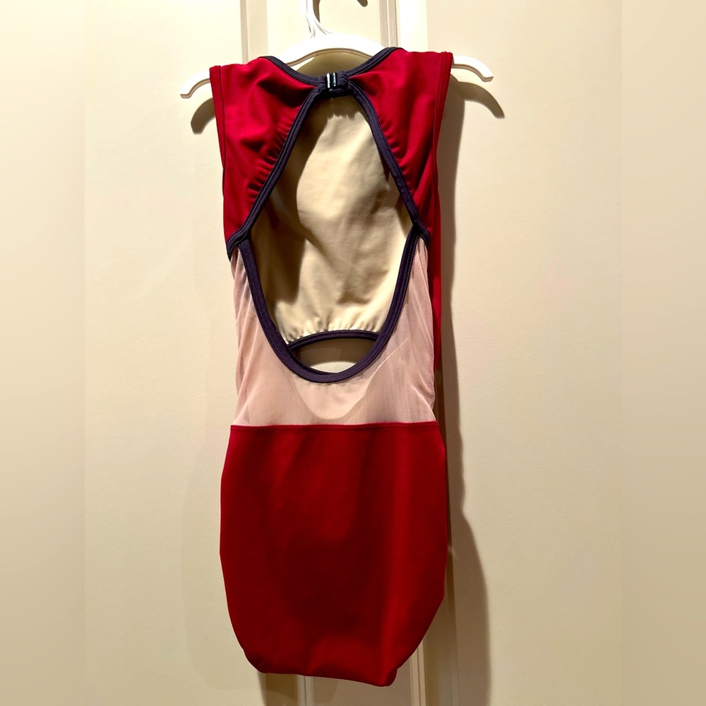 Young girls dance wear/gymnastics leotard